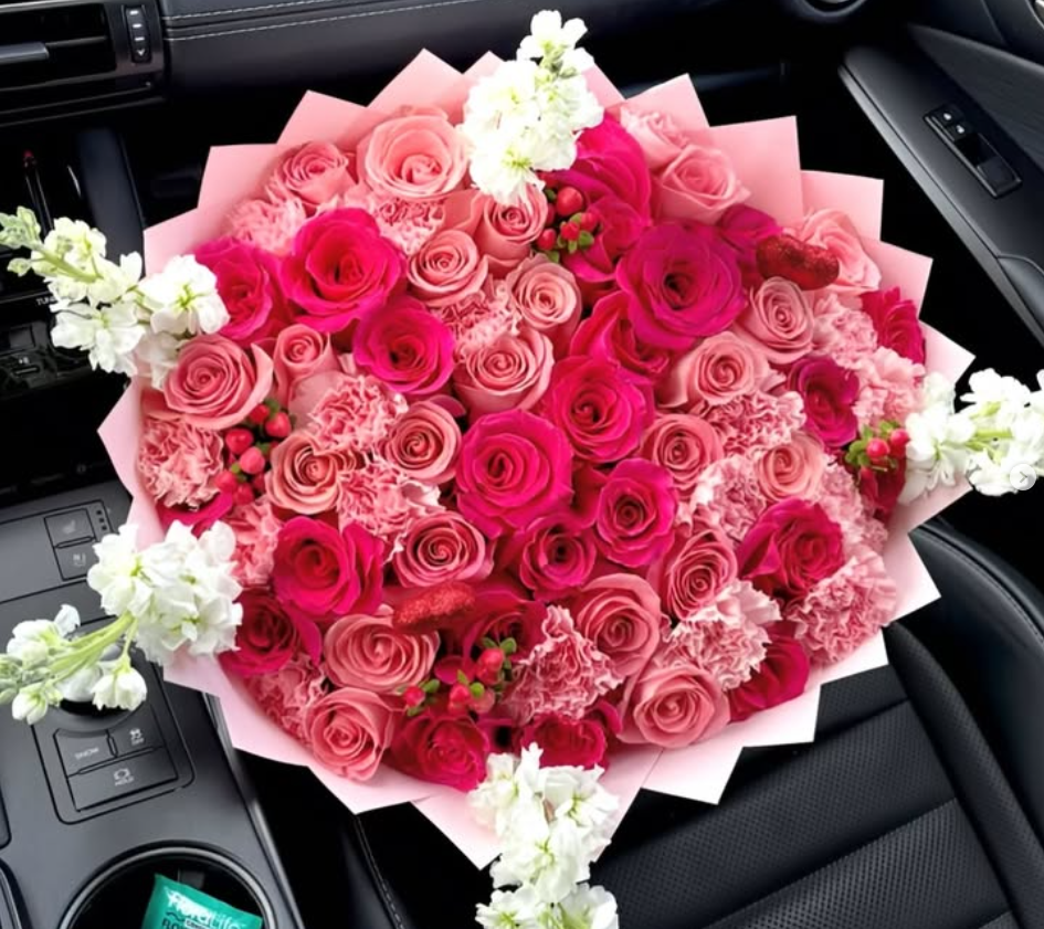 Färgglad rosa säsongsbukett